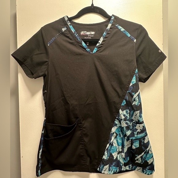 Greys anatomy active scrub top - Picture 1 of 2